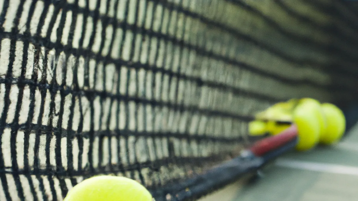 Serve Reception: Forehand vs Backhand Play