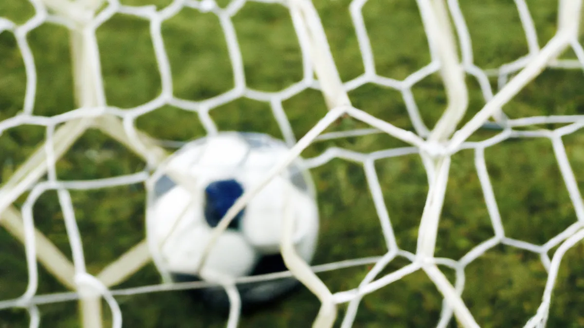 4 Pass Patterns to Outsmart Defenders