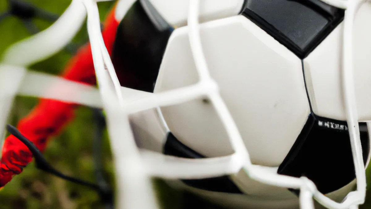 Nonverbal Cues: Unlocking Opponent Strategies