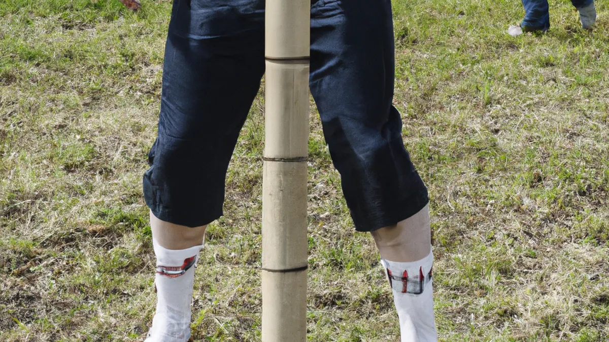 Caber Toss: Mechanics of Perfect Technique